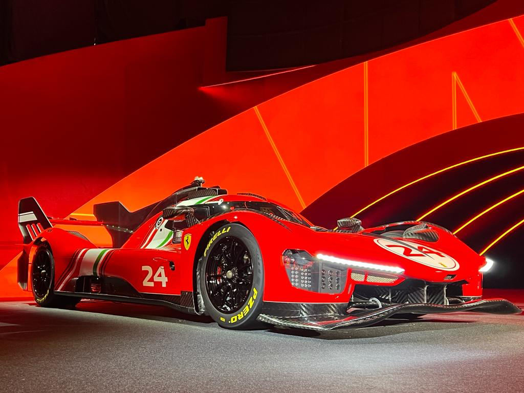 Ferrari 499P modificata per vivere il sogno della 24 Ore di Le Mans