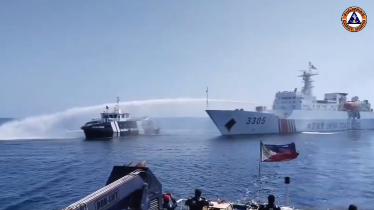 Blocchi navali e cannoni ad acqua: le mosse della Cina contro le Filippine