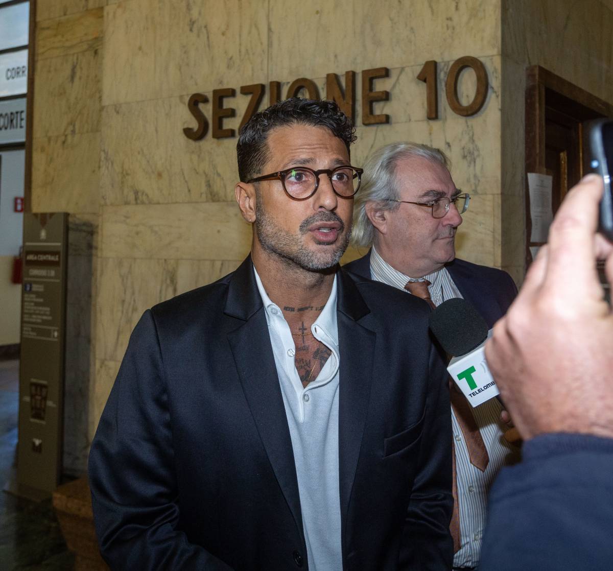 Fabrizio Corona di nuovo nei guai: citato per diffamazione da 3 calciatori di Roma e Lazio
