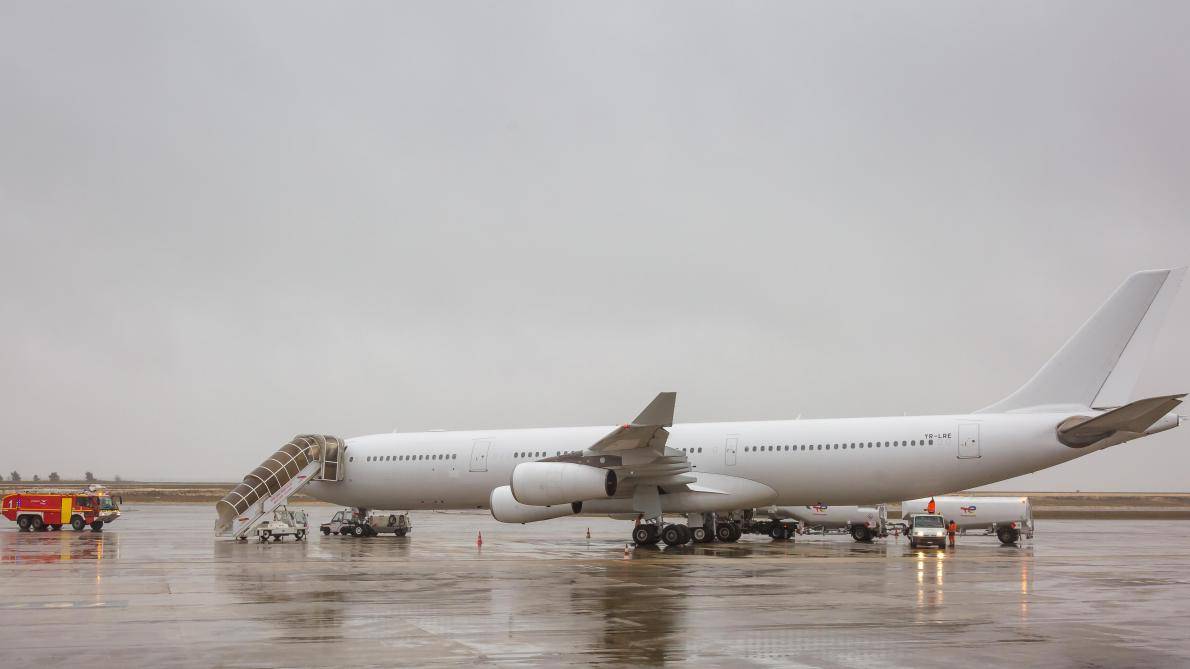 Quei voli sospetti, poi la soffiata anonima: il mistero dell'Airbus bloccato dai francesi