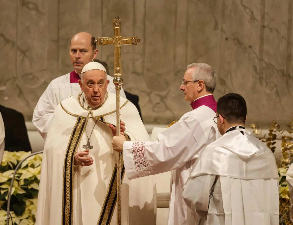 L'omelia di Papa Francesco: 'Il nostro cuore stasera è a Betlemme'