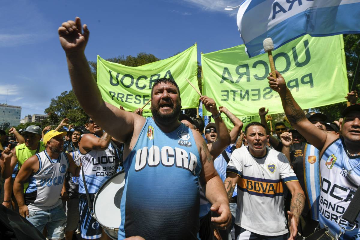 Argentina, rivolta contro le riforme. In migliaia attaccano la linea Milei