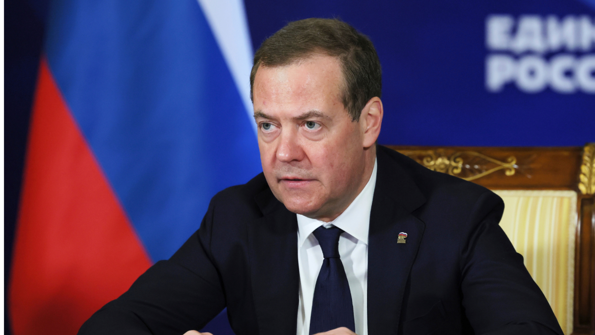 "Altre guerre finché esisterà l'Ucraina". Le nuove minacce di Medvedev
