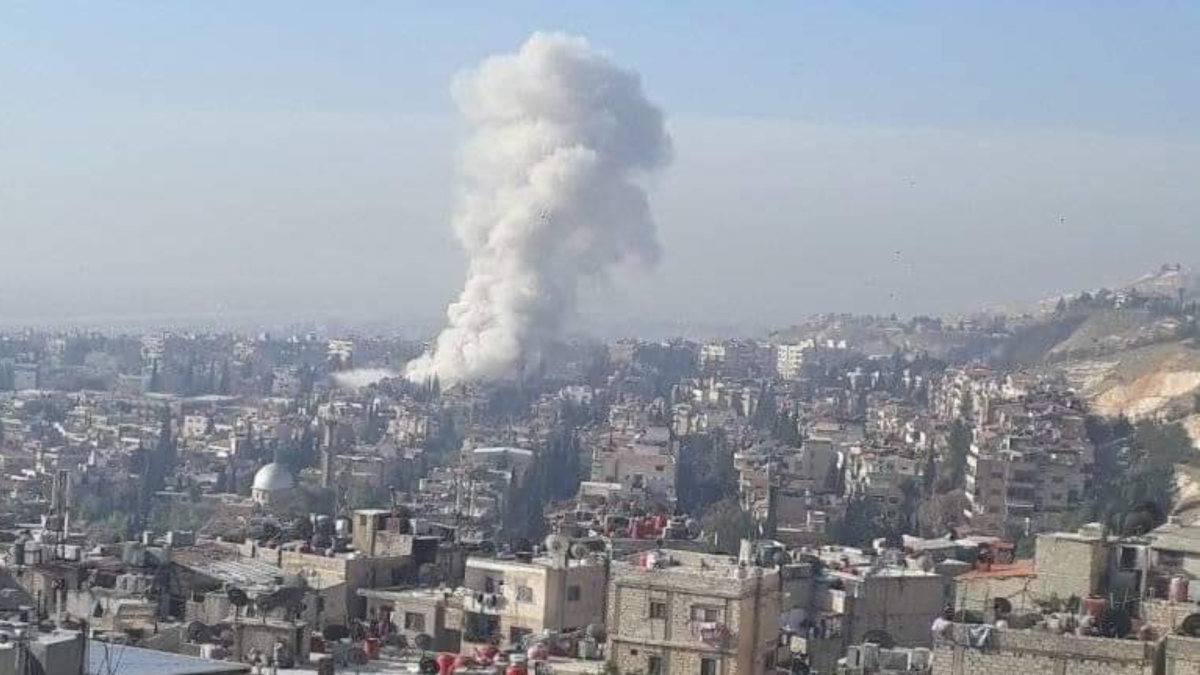 Raid in Siria, bombardata Damasco: pasdaran nella morsa di Israele