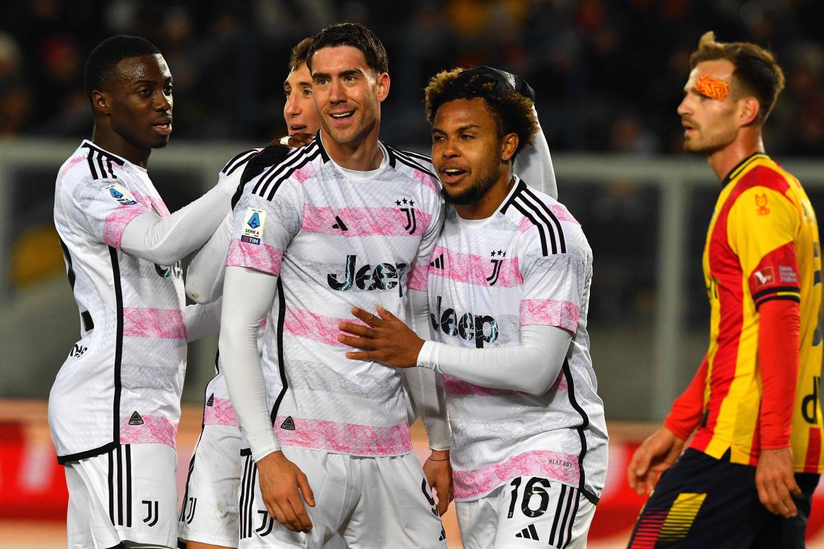 La Juve cala il tris a Lecce e si porta in testa alla classifica