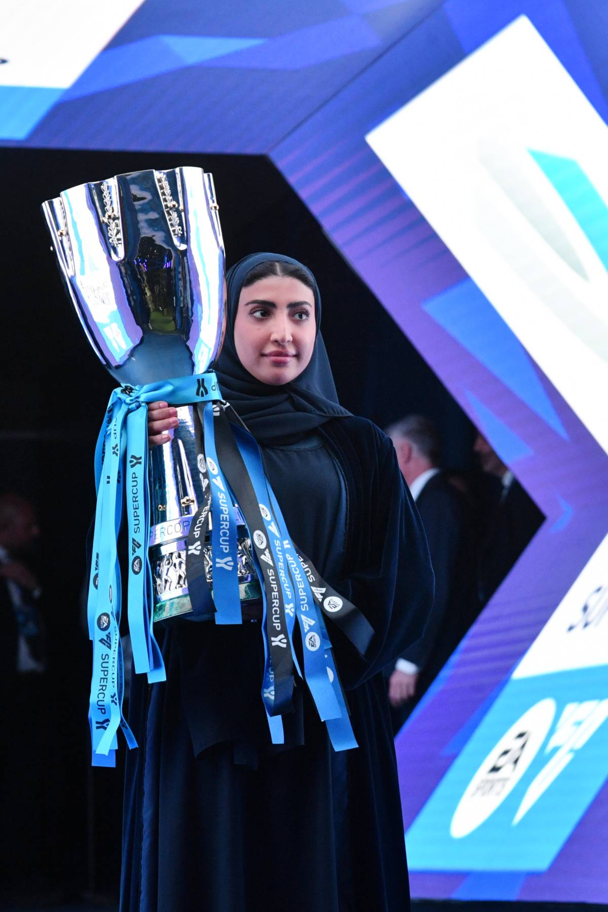 "Quel velo islamico simbolo di oppressione": bufera prima della Supercoppa: cosa è successo