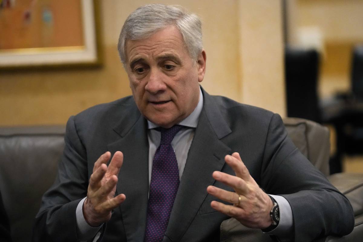 In stallo i negoziati su tregua e rapiti: torna il capo della Cia, Tajani a Beirut