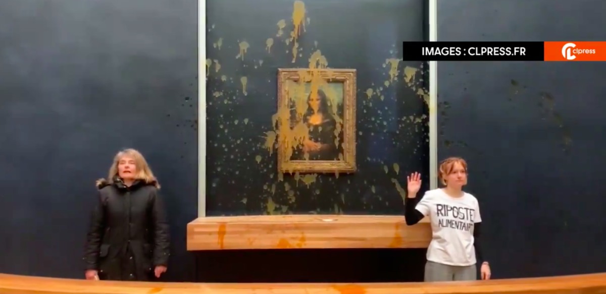 Zuppa contro la Gioconda: il blitz dei soliti eco vandali al Louvre