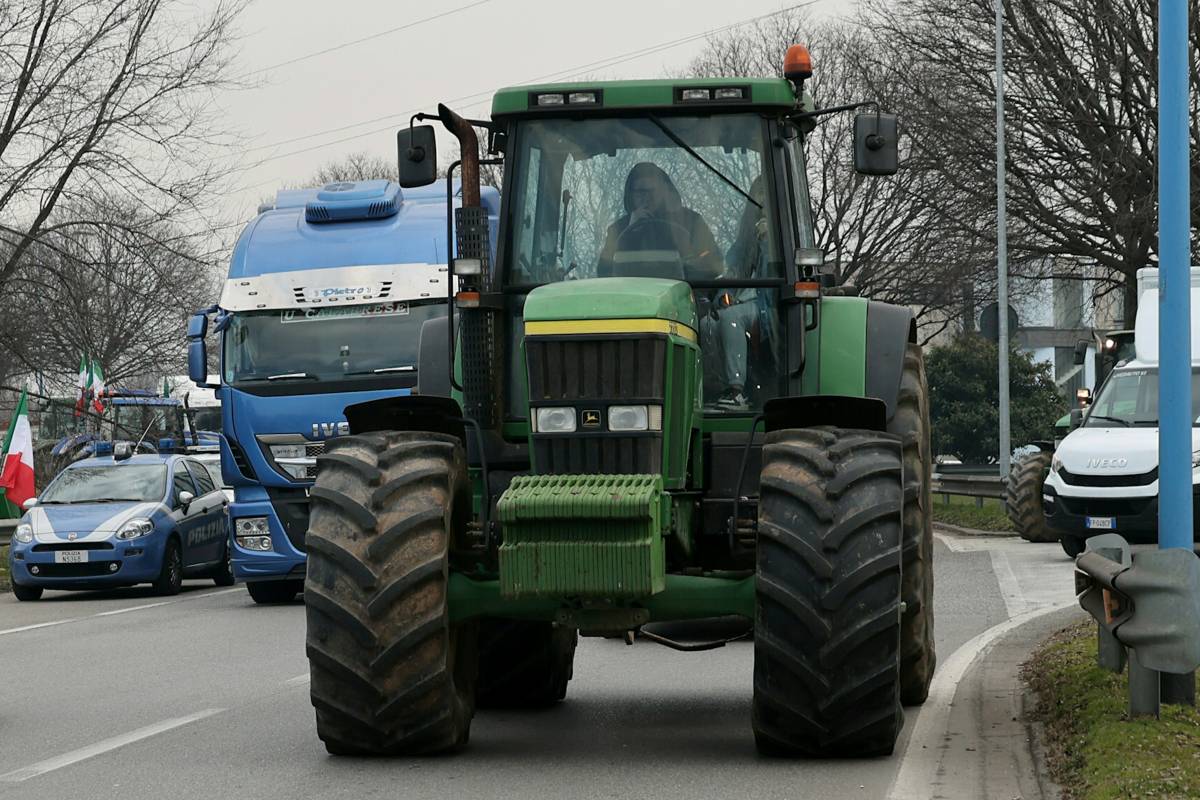 Più soldi, sgravi e no al Green Deal: sfida degli agricoltori per cambiare l'Ue