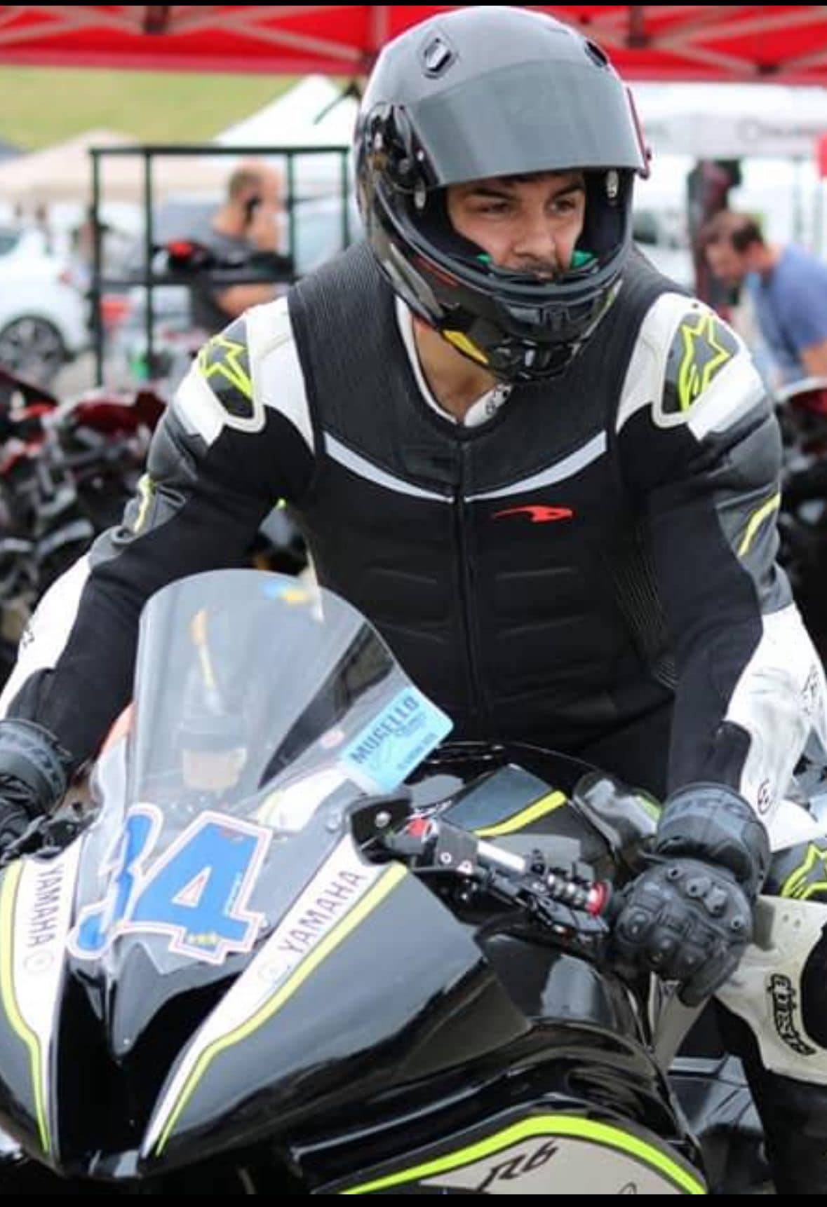 Lutto nel mondo del motociclismo: addio a Andrea Bergamelli, morto in pista a 35 anni