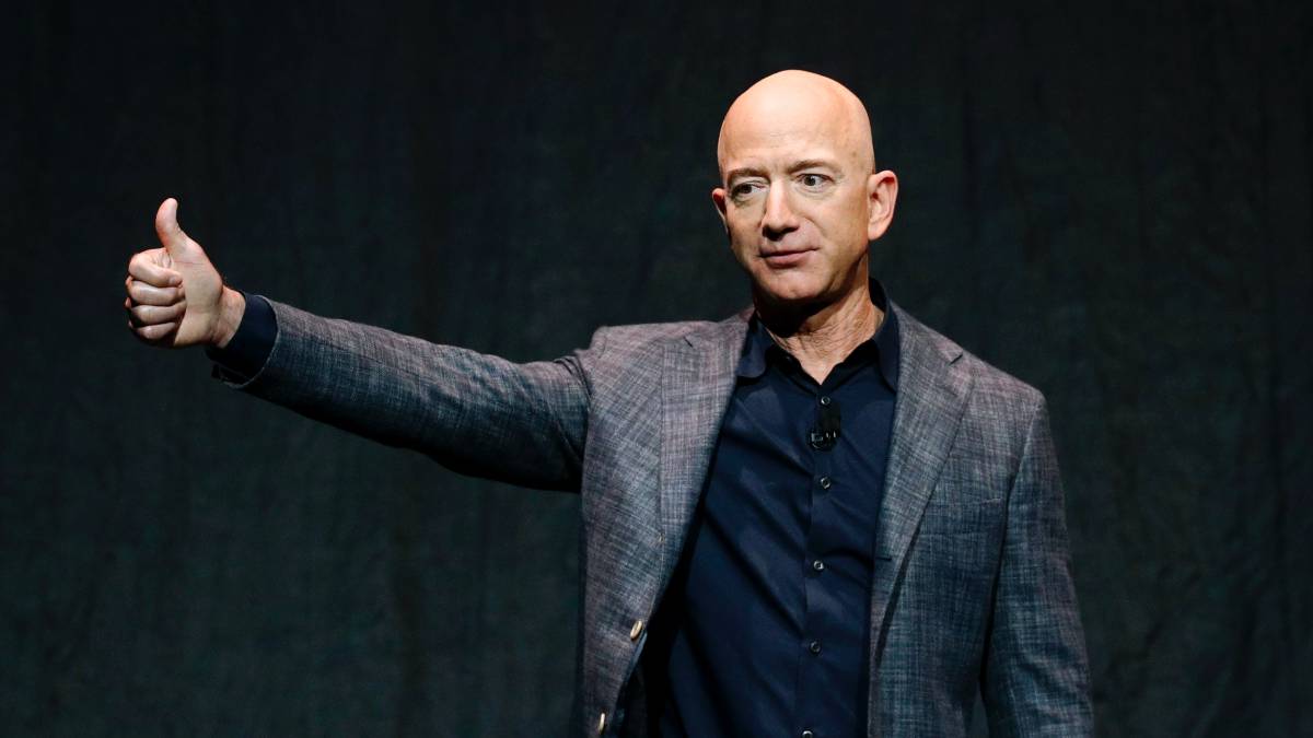 Jeff Bezos e quel giallo sulle azioni di Amazon: cosa c'è dietro 
