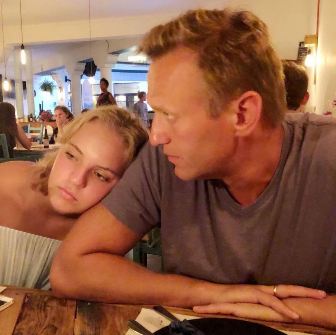 Gli studi a Stanford e le battaglie del padre: chi è Dasha Navalnya, figlia di Aleksei Navalny