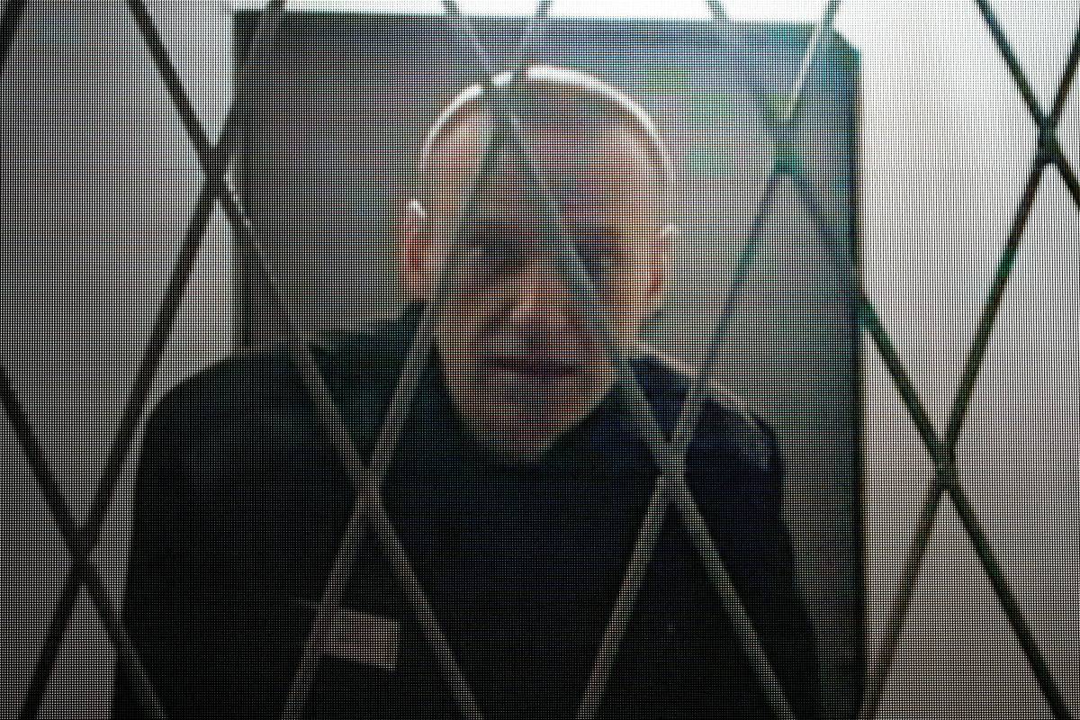 Telecamere spente, agitazioni in carcere e il corpo sparito: il mistero sulla morte di Navalny