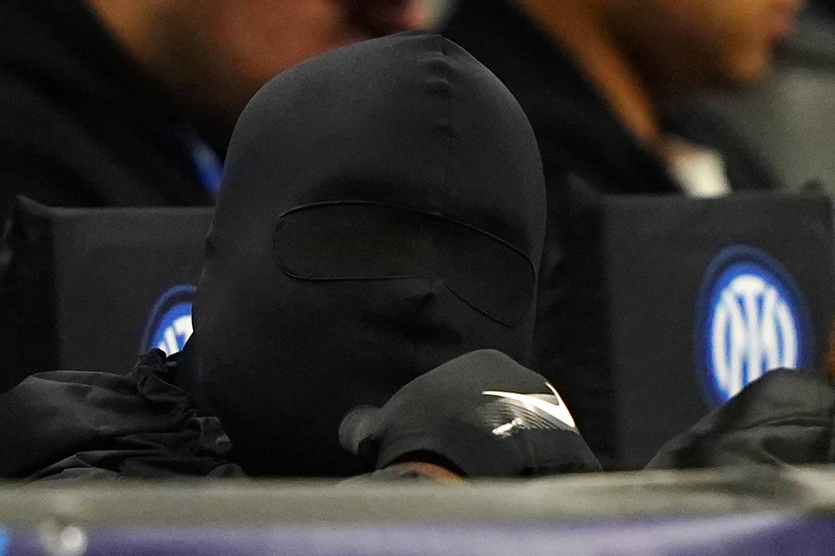 Kanye West "mascherato" a San Siro per la Champions: ecco perché si è coperto il volto