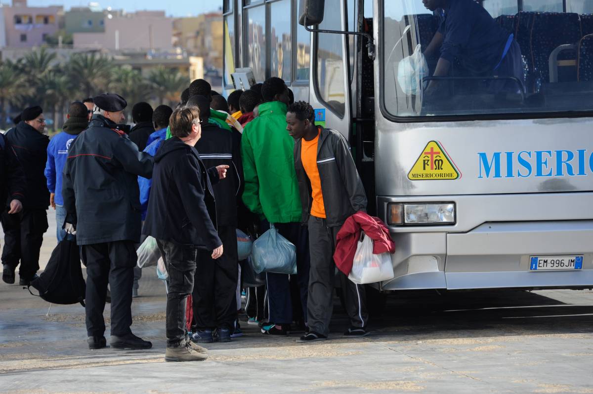 Migranti, anche Frontex certifica il successo del governo: sbarchi giù del 62%