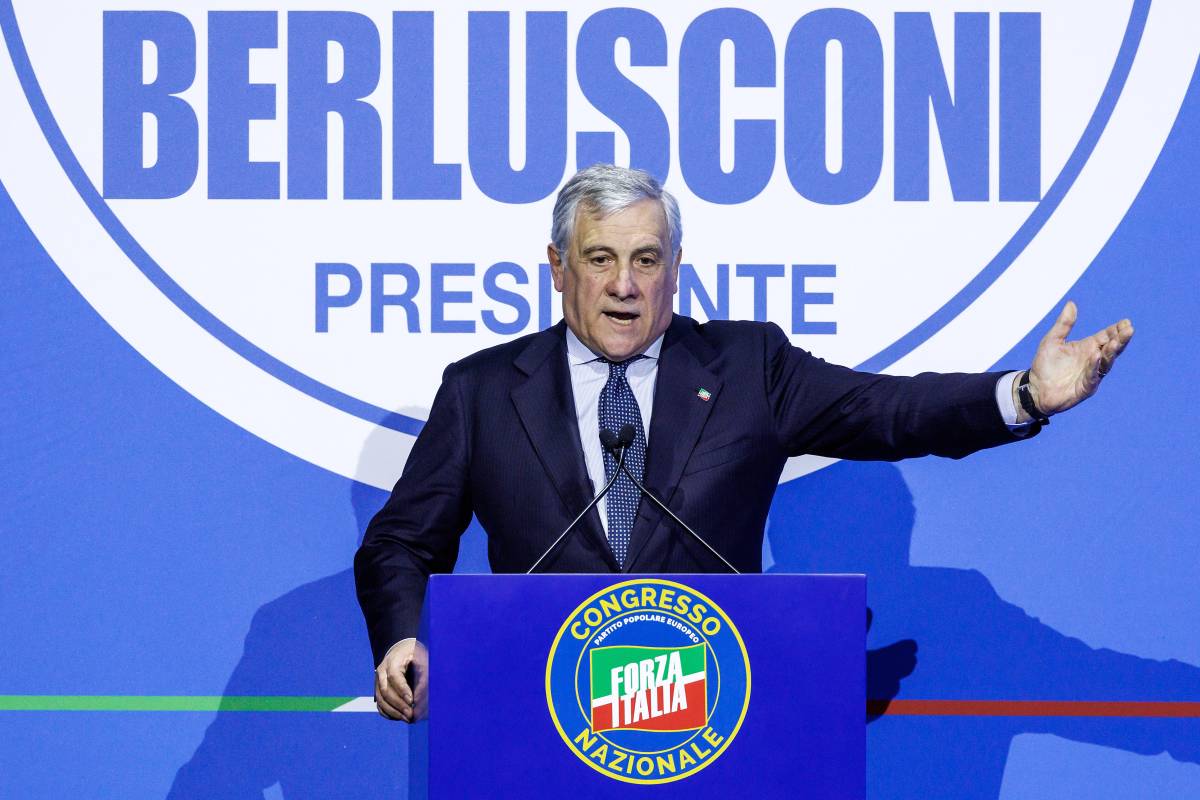 Tajani eletto segretario di Forza Italia: "Una grande responsabilità"