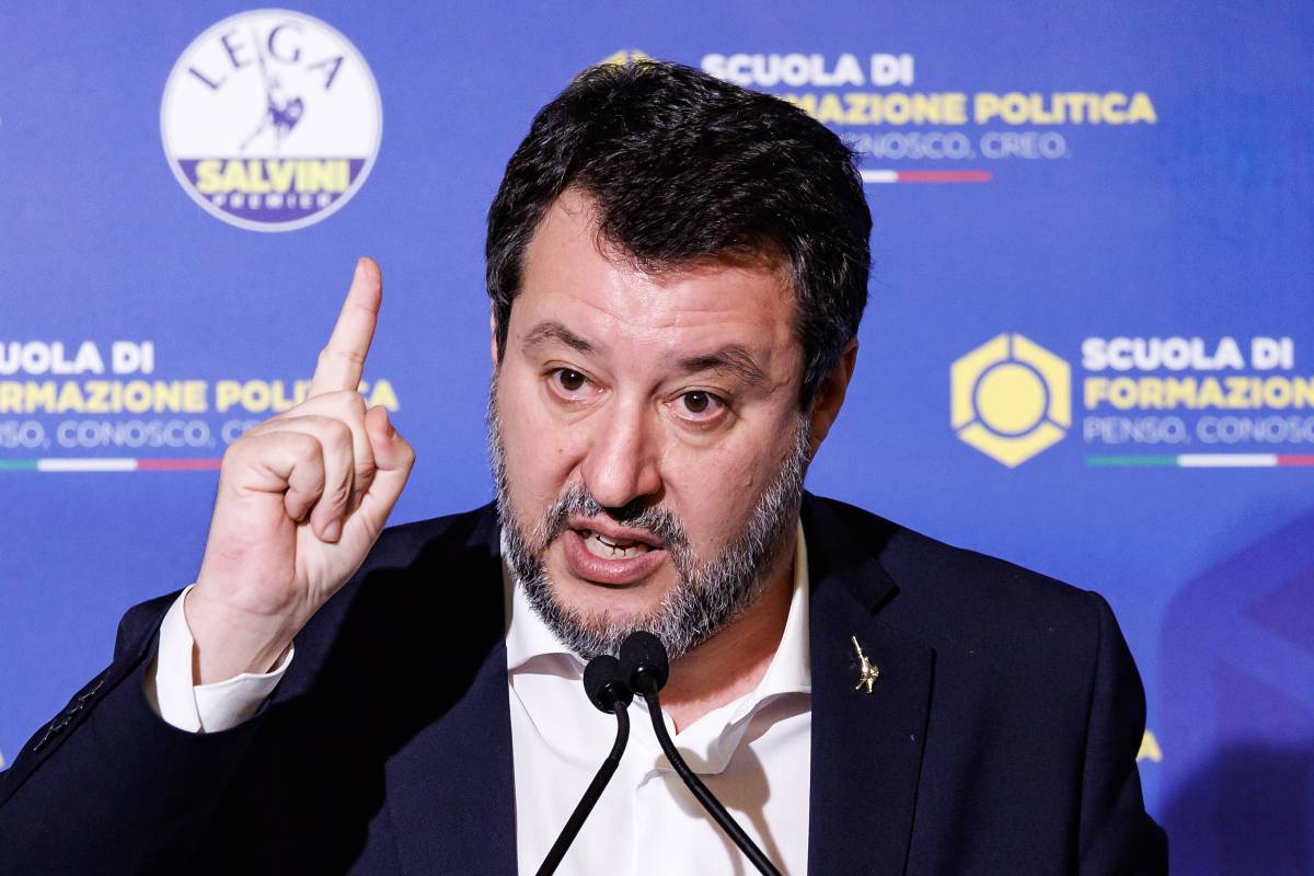 "Il rapporto con Meloni? Ricostruzioni fantasy". Salvini riunisce i suoi in vista delle Europee