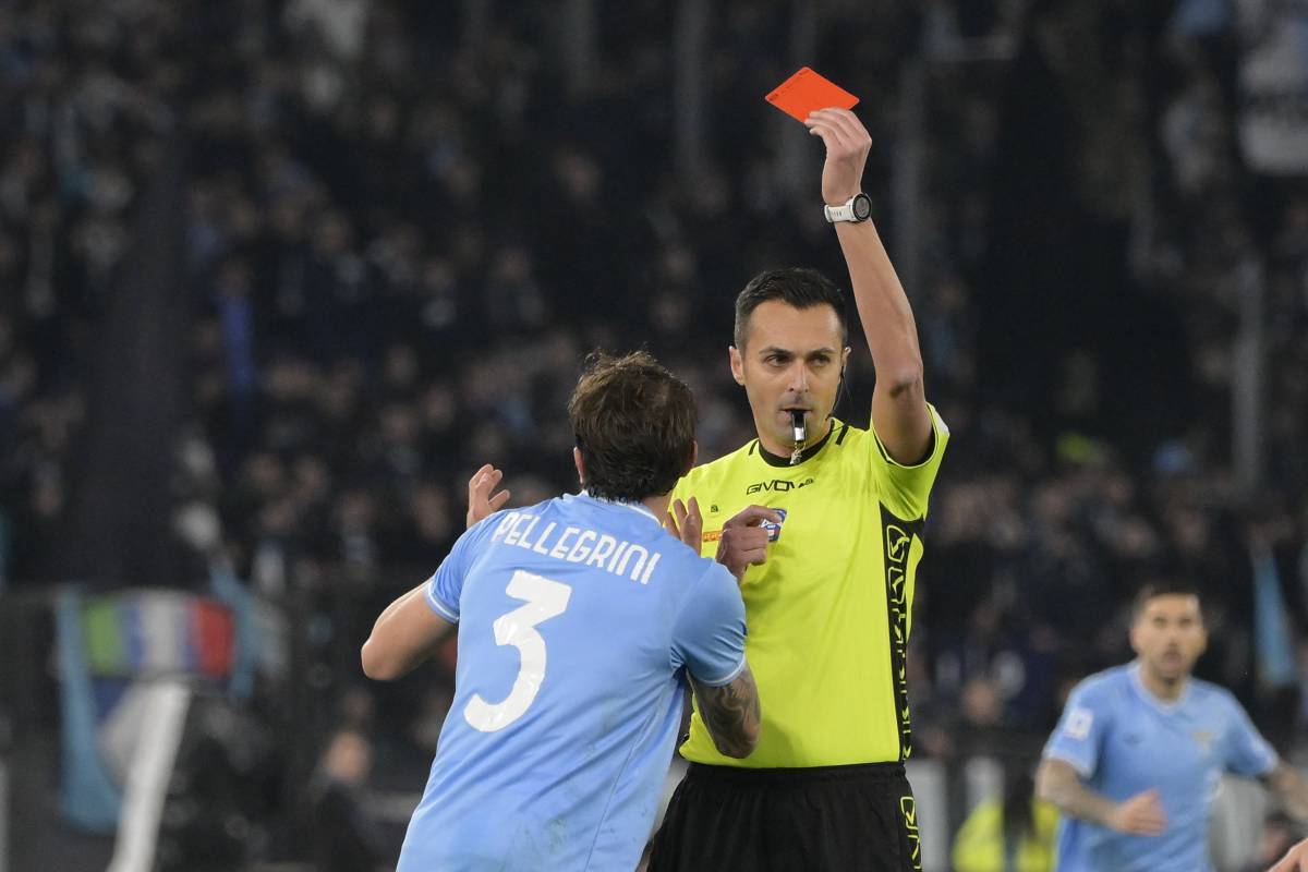 "Gestione disastrosa". L'arbitro Di Bello fermato per un mese dopo Lazio-Milan