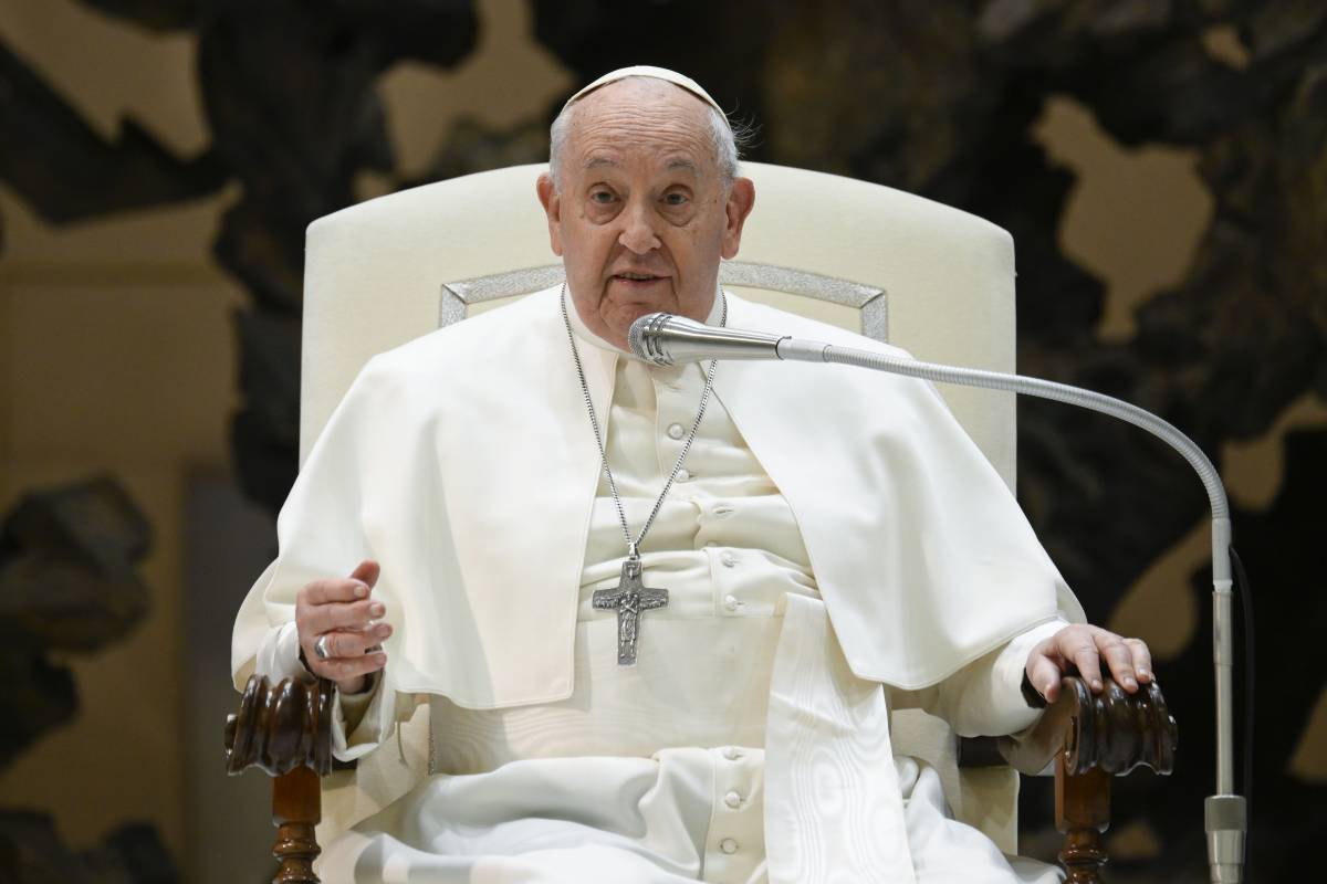 "Speravano che morissi...". La memoria di Ratzinger e le lotte in Vaticano: la verità di Bergoglio 