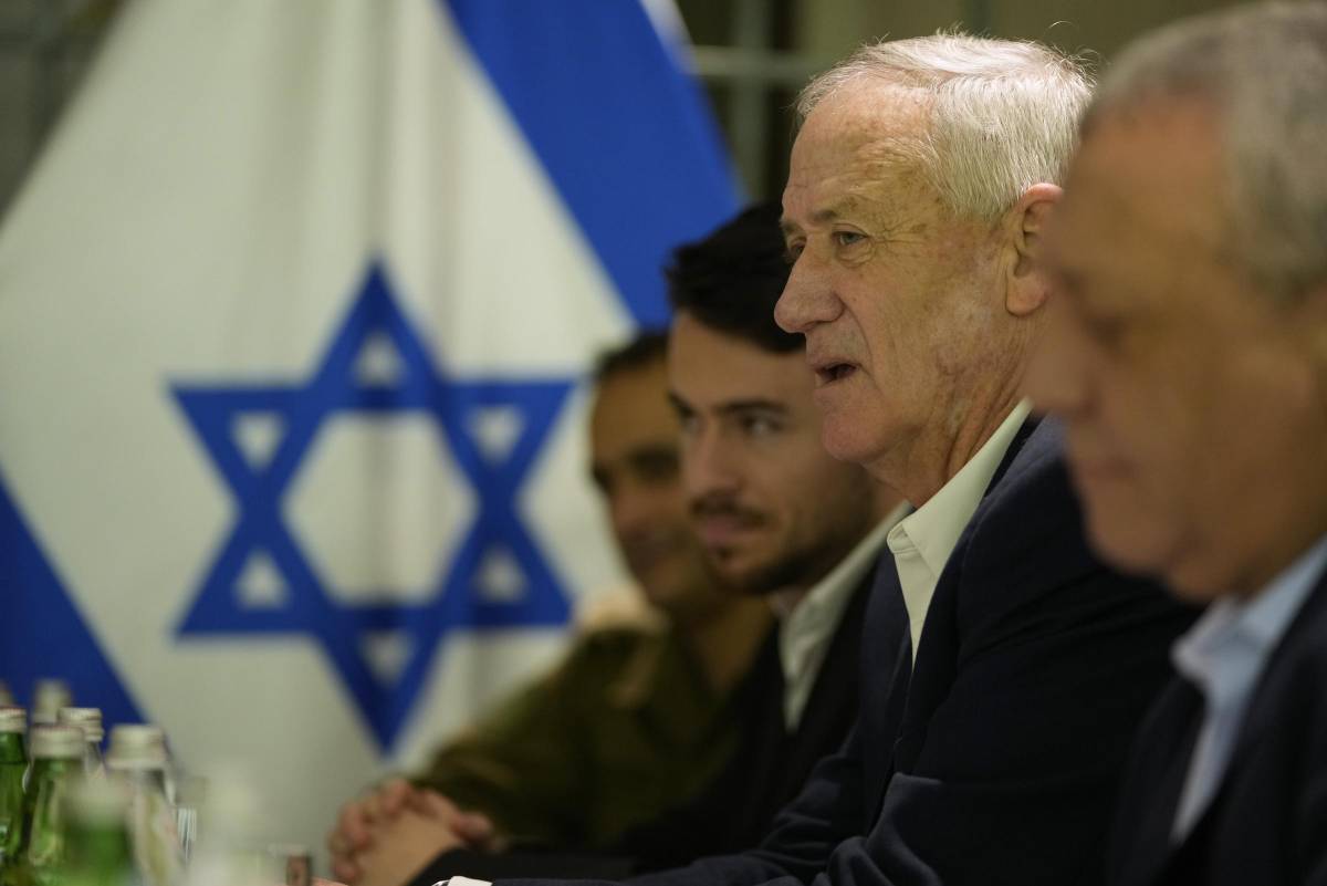 Bibi perde consensi, la guerra no