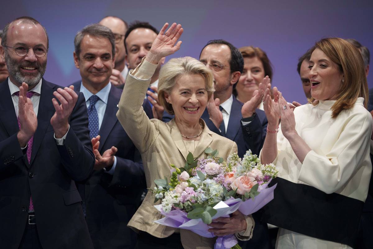 Il Ppe "scarica" Draghi: "Ursula è l'unica scelta"