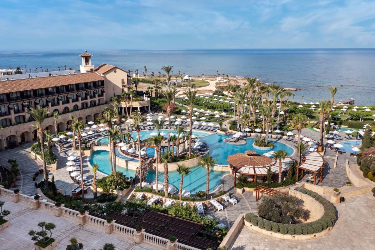 https://img.ilgcdn.com/sites/default/files/styles/xl/public/foto/2024/03/07/1709835191-amara-resort-cipro-2.jpg?_=1709835191