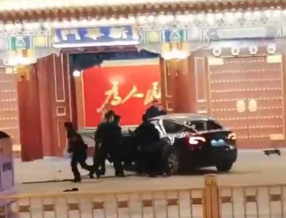 La macchina misteriosa e l'arresto: lo strano mistero nel cuore di Pechino