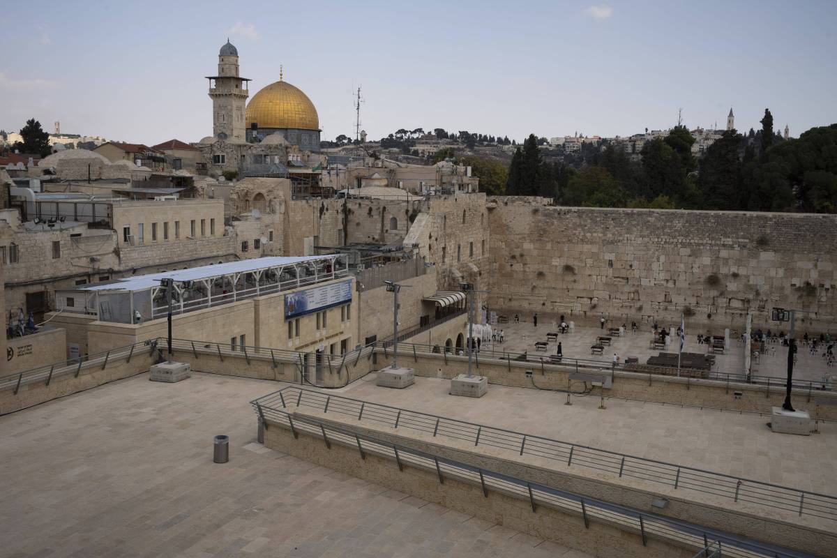 Israele limita gli accessi alla moschea Al Aqsa. Ira delle Giordania: "Gioca con il fuoco"