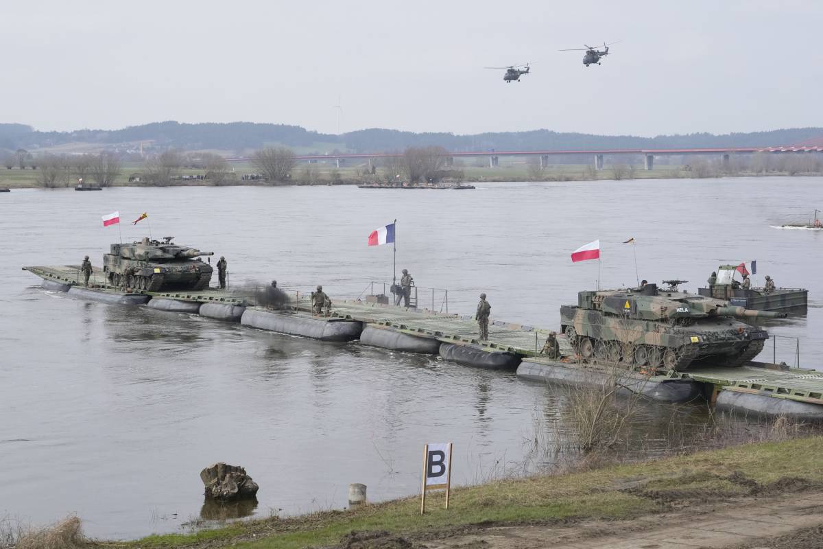 330mila uomini pronti: come si muovono le truppe Nato lungo il confine con la Russia