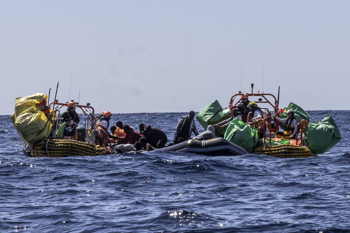 Migranti, strage al largo della Libia