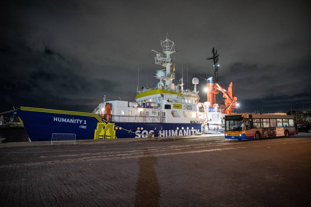 Stipendi, benefit e sussidi: quanto si guadagna sulle navi delle Ong pro migranti