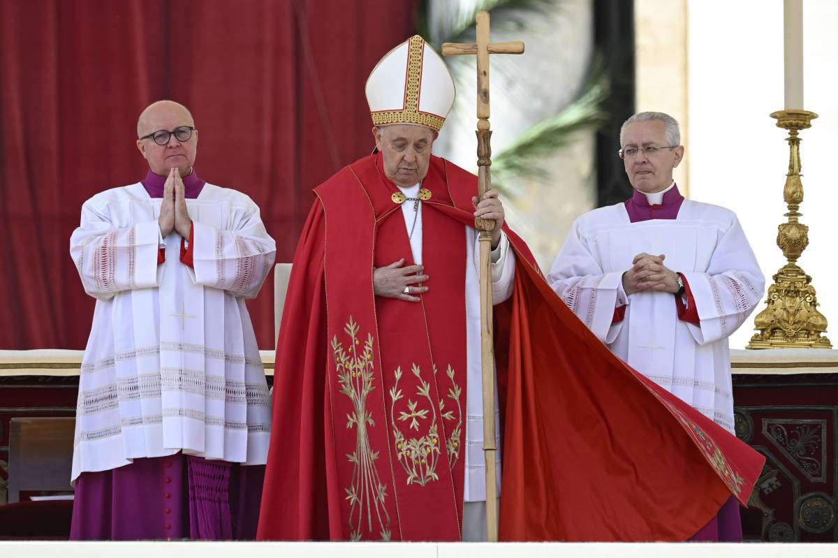 Il Papa torna a parlare in pubblico, ma resta l'affaticamento