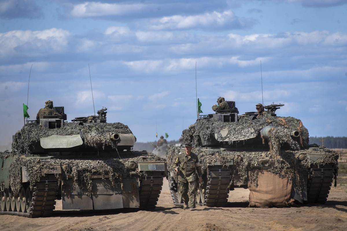 Tank, veicoli corazzati e soldati: come si muove l'Italia nel fianco Est della Nato