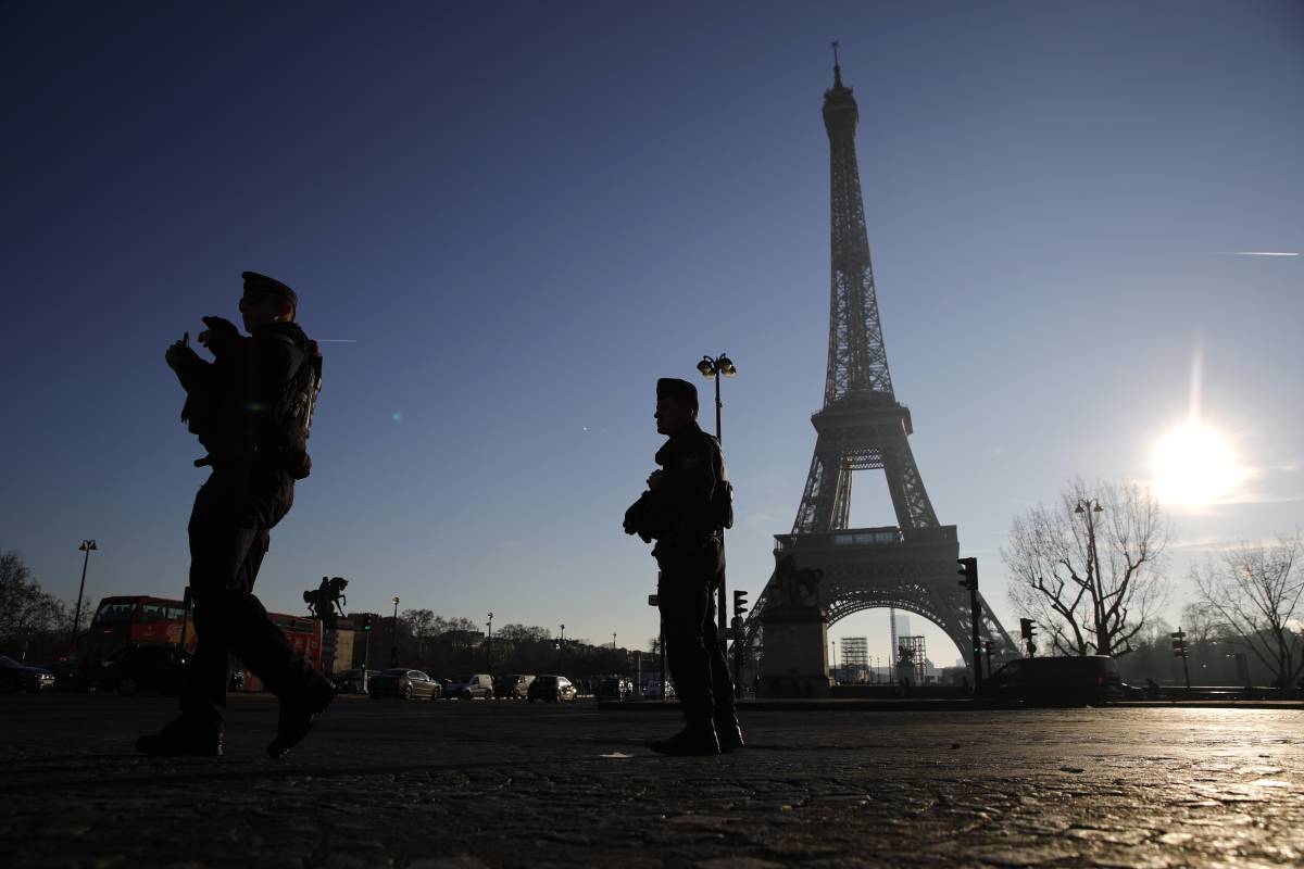 Allerta terrorismo dopo l'attacco Isis a Mosca: così l'Europa si blinda per Pasqua