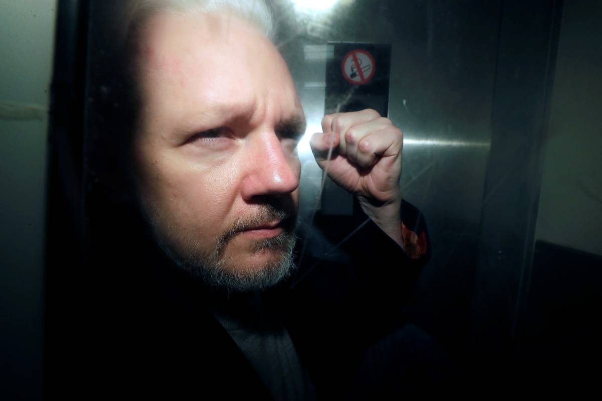 Assange, l'Alta Corte britannica gli dà un'altra chance per evitare l'estradizione negli Usa