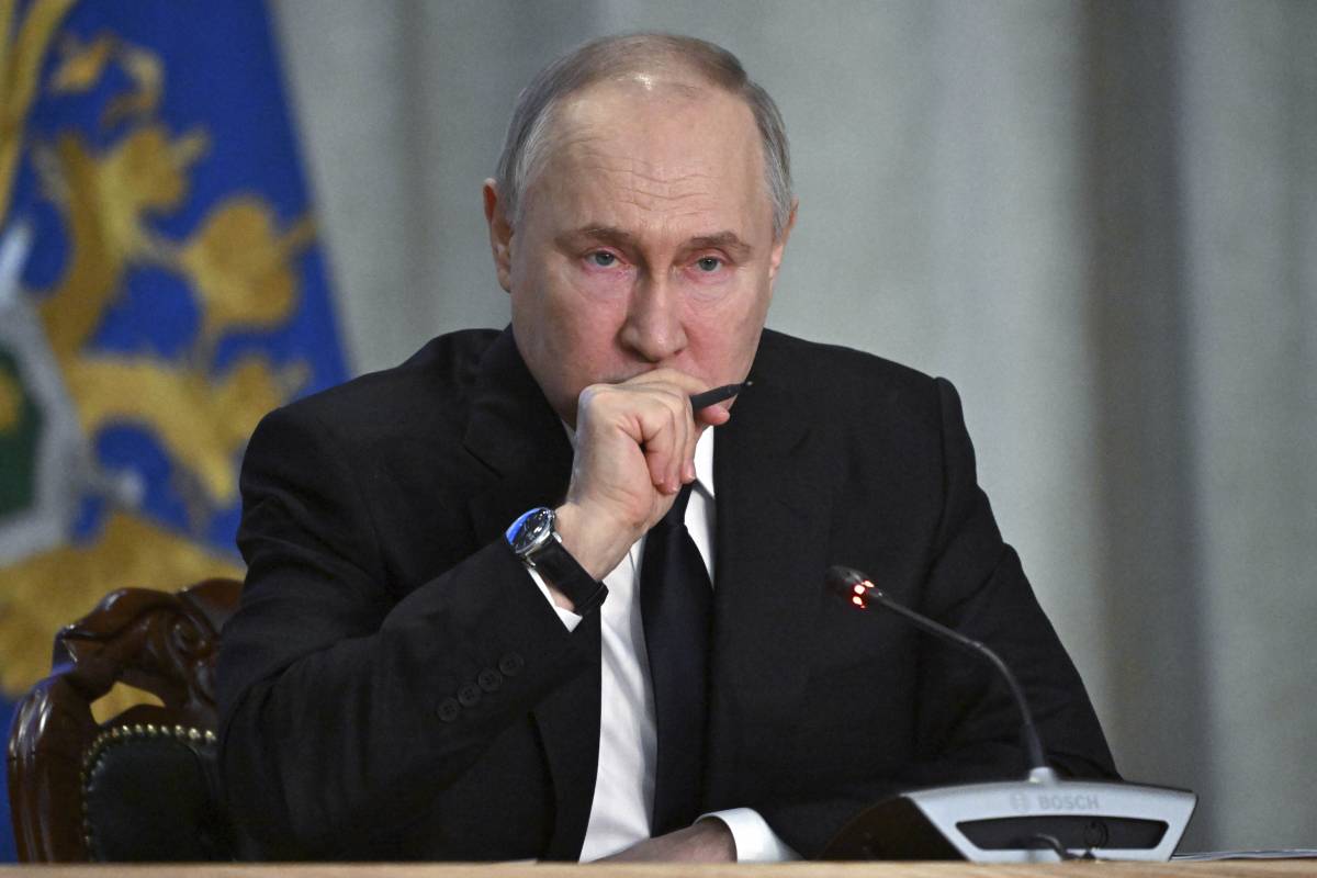 Putin a corto di argomenti gioca la carta Lukashenko. "L'Ue si prepara a colpirci"