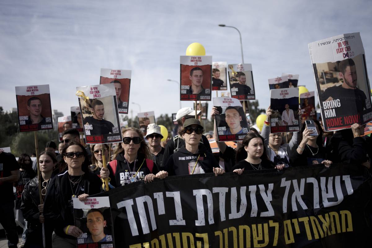 I parenti degli ostaggi contro Netanyahu: "È  un criminale, lavoriamo per rimuoverlo"
