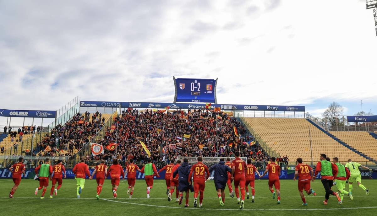 Serie B, quante sorpresa a Pasquetta: il Catanzaro espugna il Tardini, cadono anche Venezia, Cremonese e Palermo