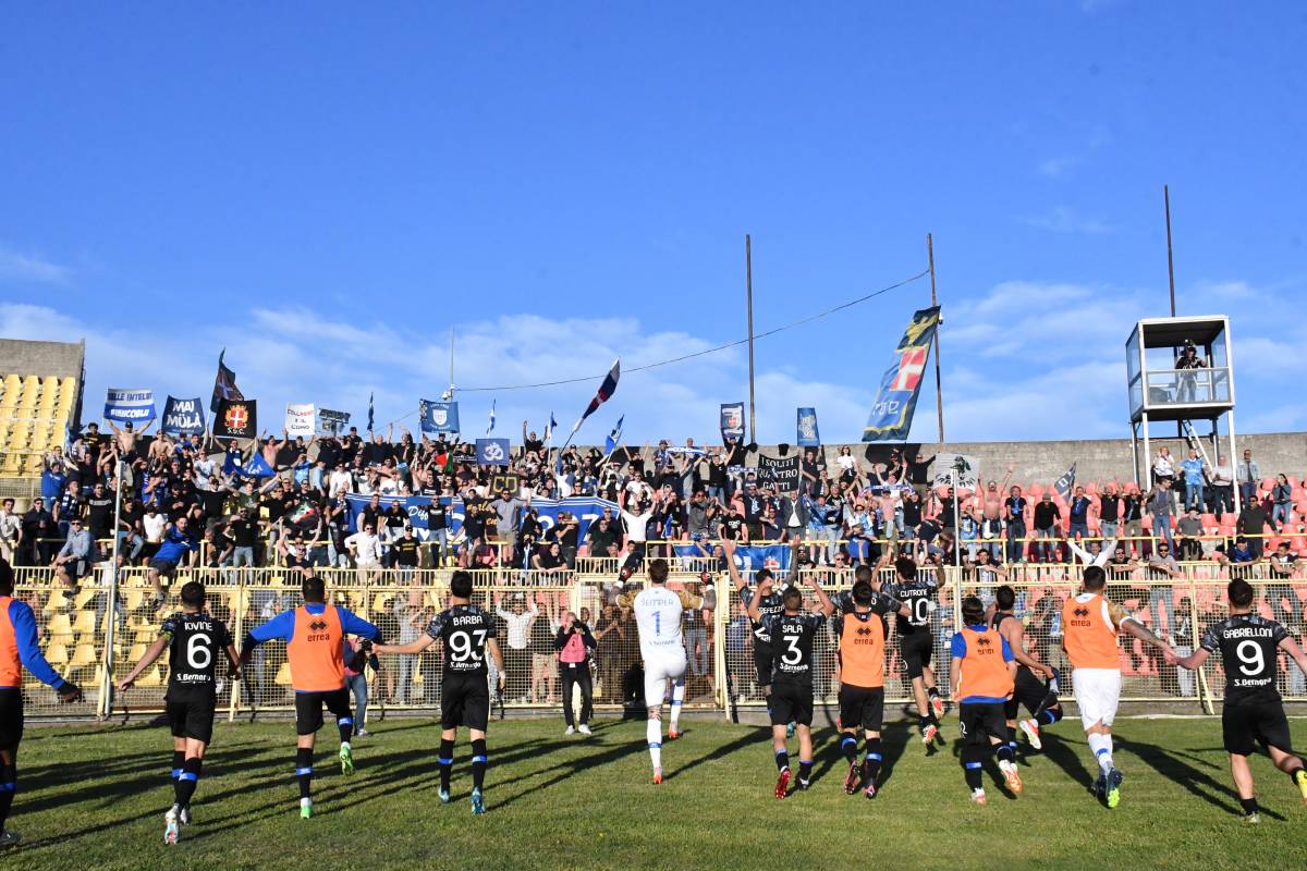 Serie B, il Parma impatta a Bolzano: si fanno sotto Como e Cremonese