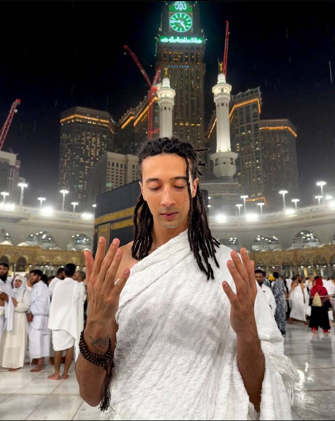 Ghali va alla Mecca. L'invidia di non avere un rapper cristiano