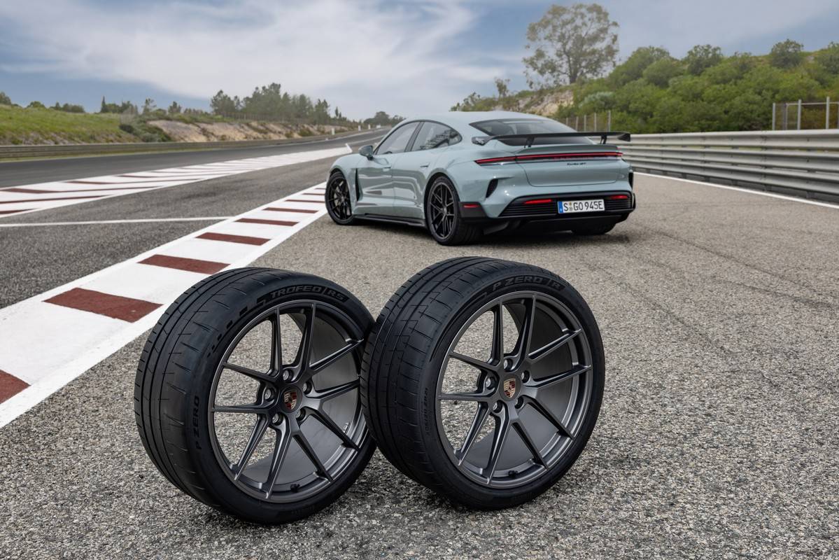 Pirelli P Zero, due nuovi e speciali pneumatici per la Porsche Taycan 