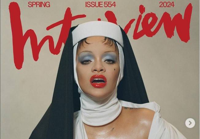 "Disumanizza il cristianesimo". Rihanna accusata di blasfemia