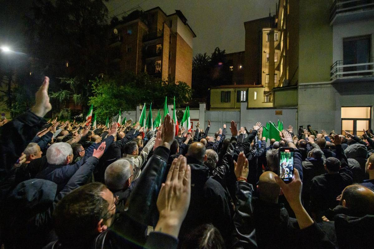 Omicidio Ramelli, procura apre inchiesta sui saluti romani alla commemorazione