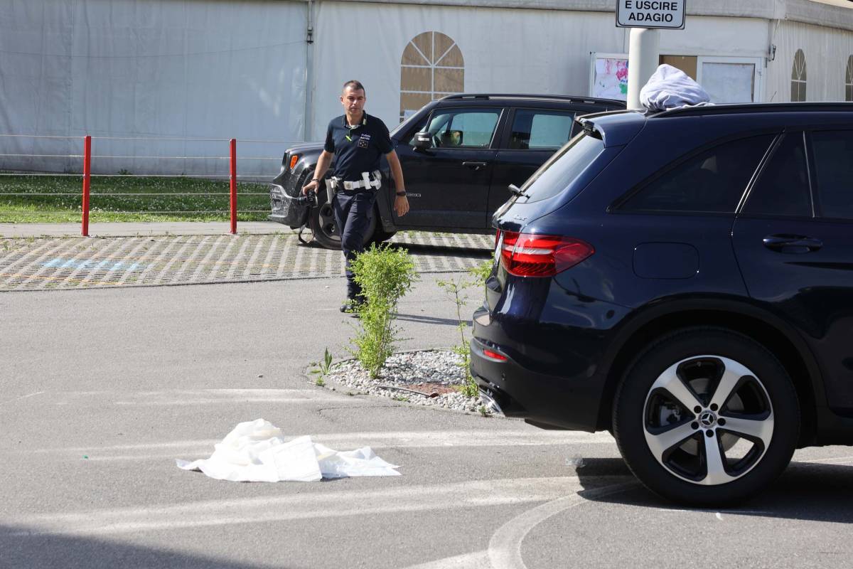 Incidente choc nel parcheggio dell’asilo: muore a 2 anni, apprensione per la nonna