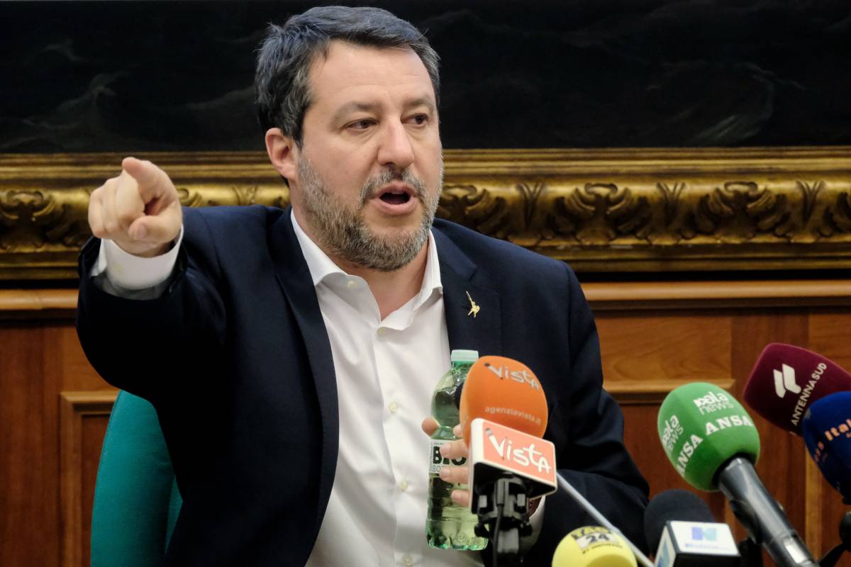 Salvini: "Casa libera dalla burocrazia"