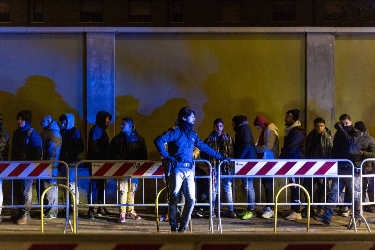 "Coi migranti facciamo soldi". L'inchiesta che travolge i dem