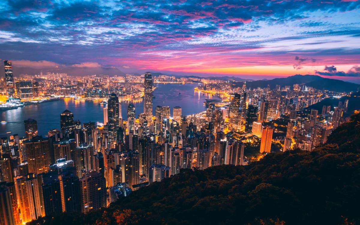 Hong Kong è la città più cara. Zurigo peggio di New York. Milano? "Soltanto" 57esima