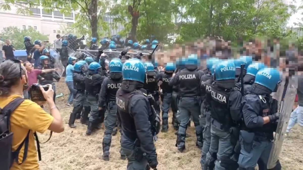 Bologna, scontri al parco don Bosco tra polizia e ambientalisti: 4 attivisti fermati