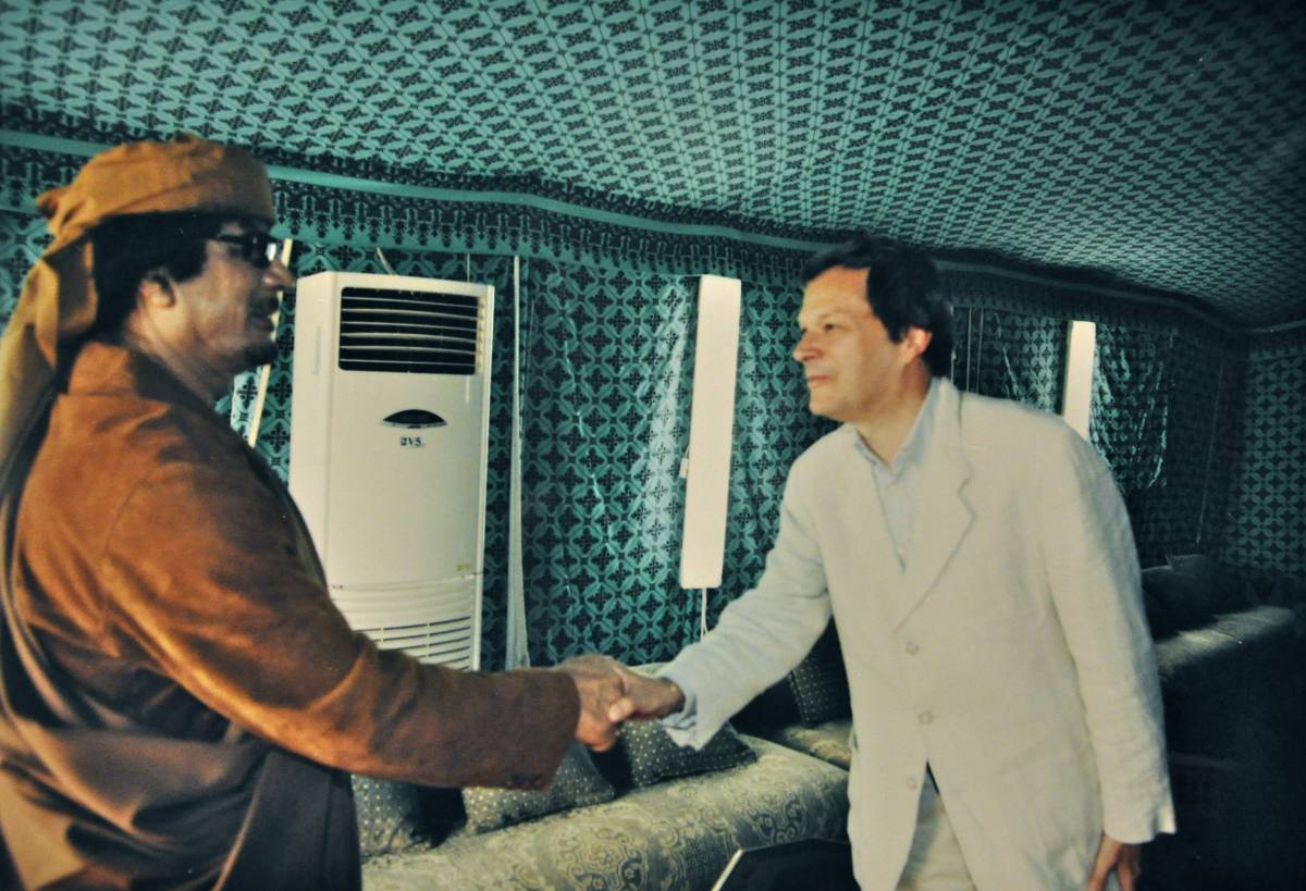 Ospite di Gheddafi o in una cella russa: cambia la tecnologia non l’anima da inviato