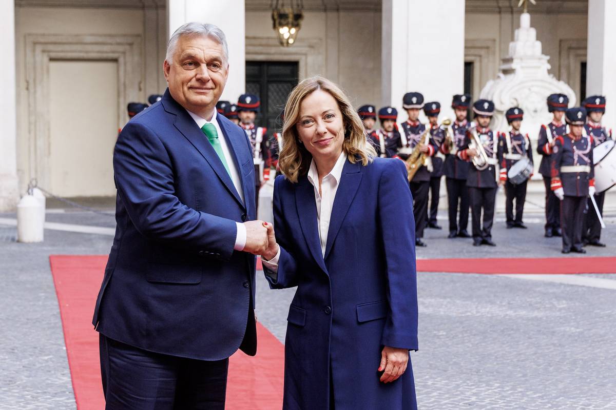 Meloni vede Orban: "Serve una Ue più forte e un nuovo approccio sui migranti"
